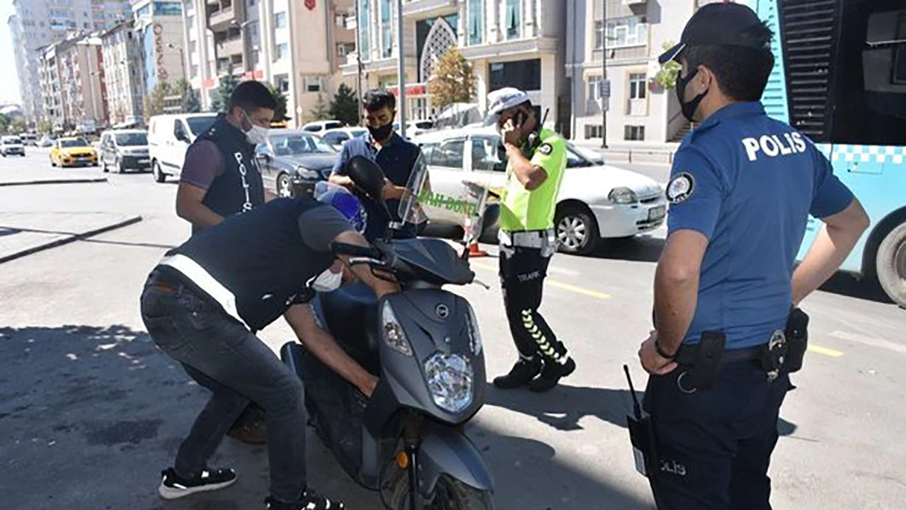 4 bin 643 noktada eş zamanlı araç ve motosiklet uygulaması