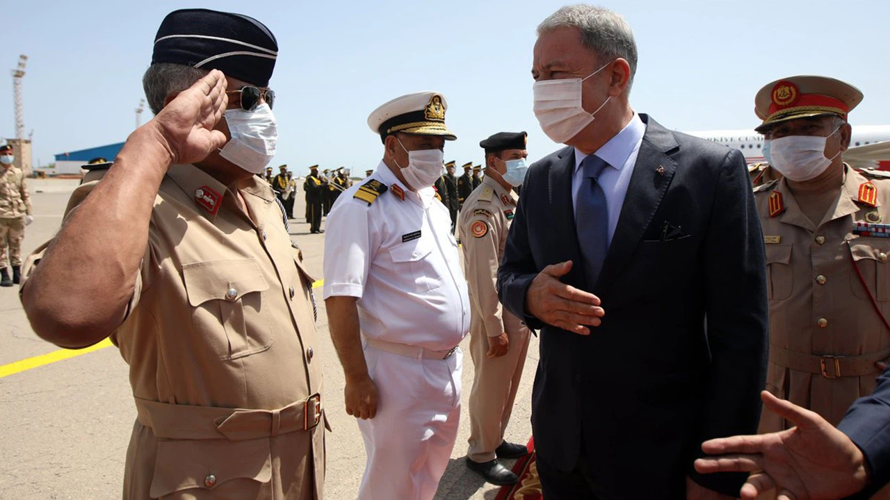 Milli Savunma Bakanı Hulusi Akar, Libya'ya gitti