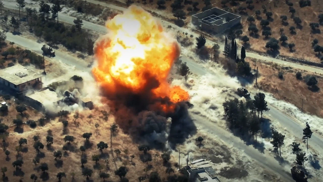 M4 karayolunda Rus araçlarının geçişi sırasında saldırı!