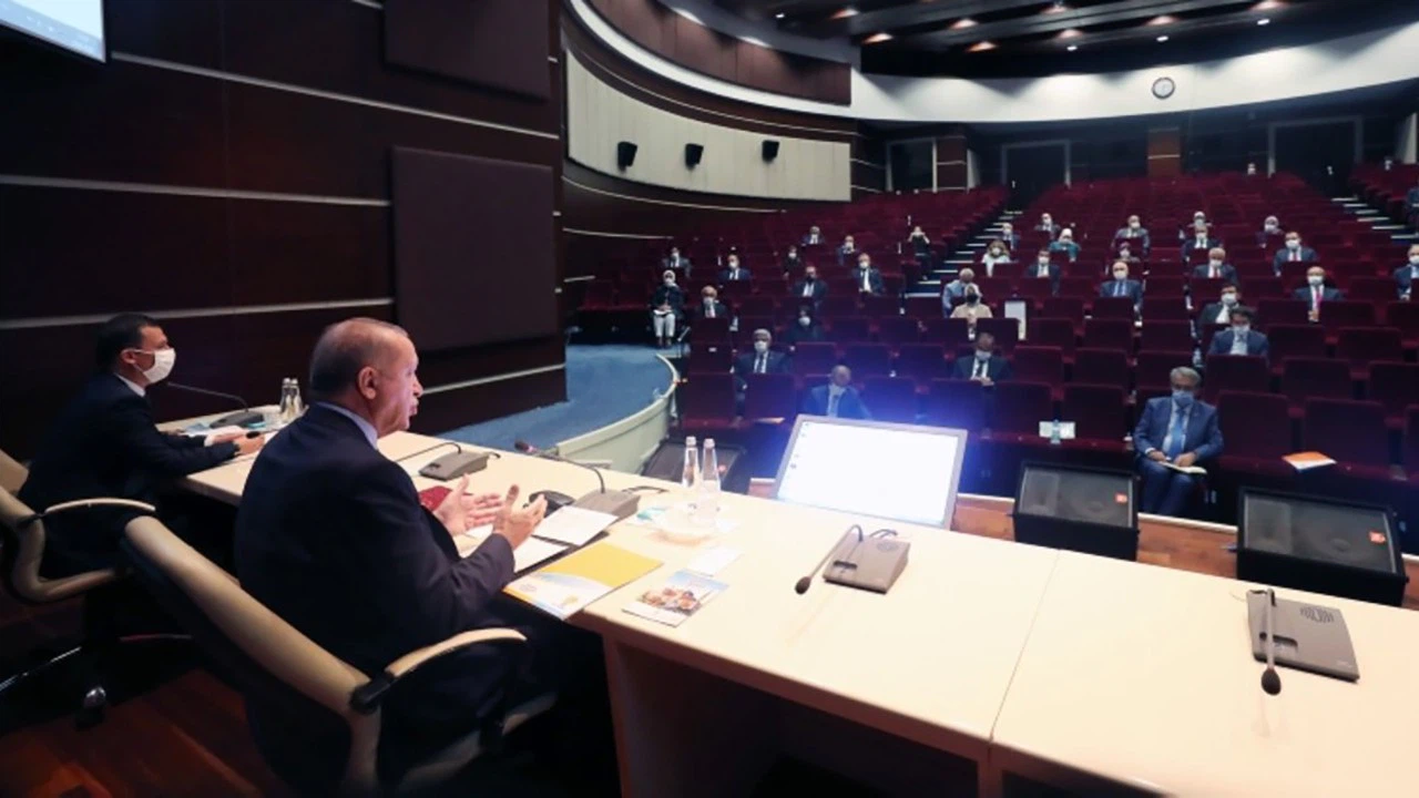 AK Parti'den Z kuşağı projesi