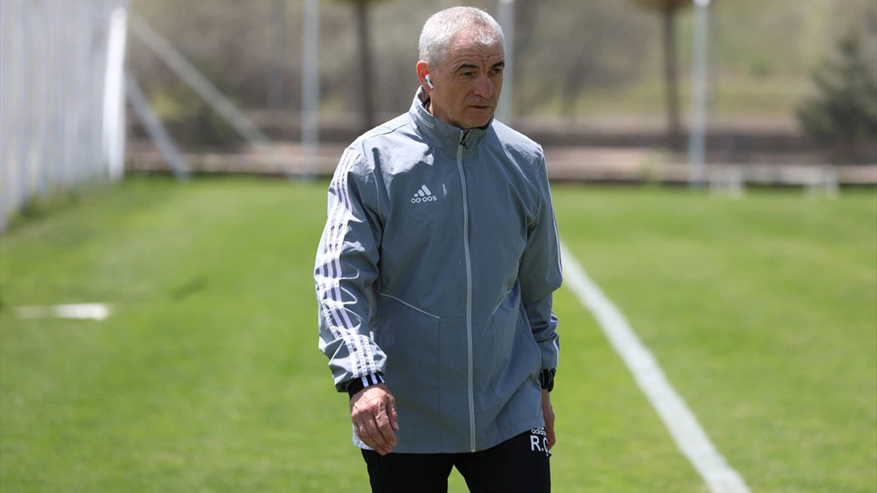 Rıza Çalımbay: Avrupa'da da çok başarılı olacağız