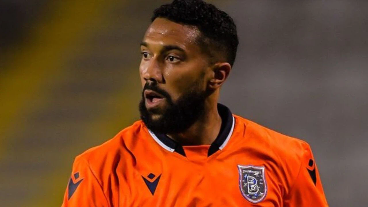 Medipol Başakşehir, Gael Clichy'ye veda etti