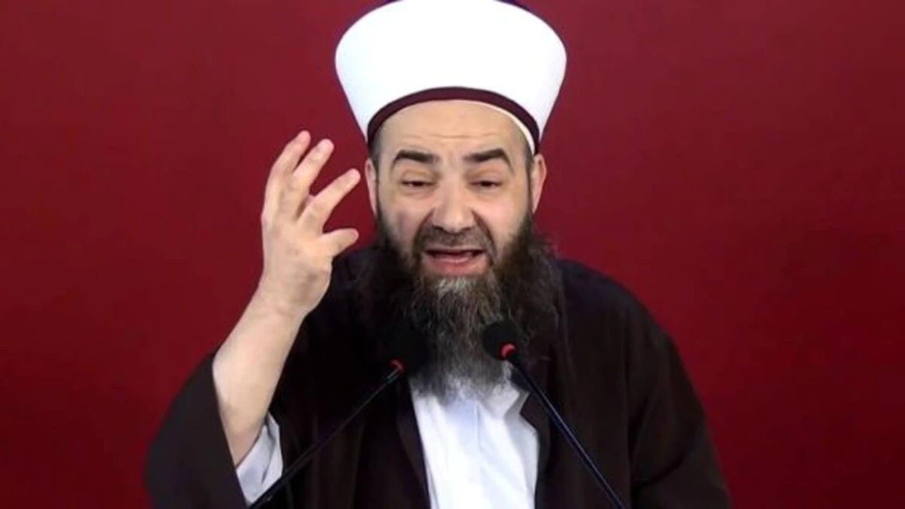 Cübbeli Ahmet'ten Nihat Hatipoğlu'na dua