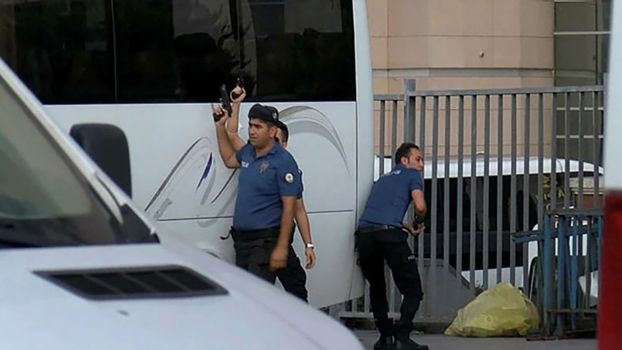 Çağlayan Adliyesi'nde silah sesleri