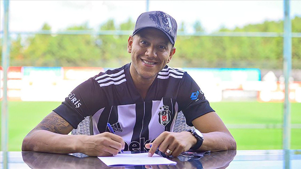 Josef de Souza resmen Beşiktaş'ta