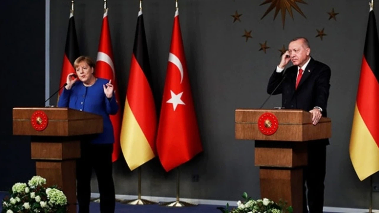Cumhurbaşkanı Erdoğan, Merkel ile Doğu Akdeniz'i görüştü