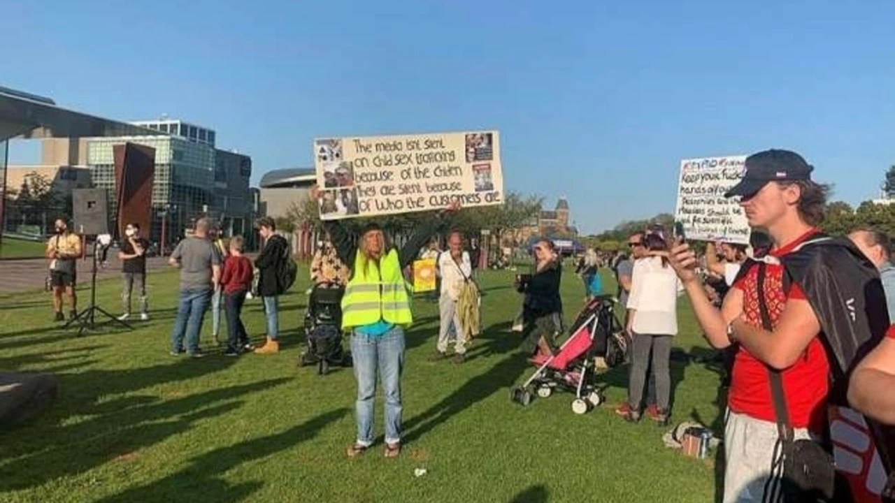 Hollanda'da pedofili yanlısı partinin programı infiale neden oldu