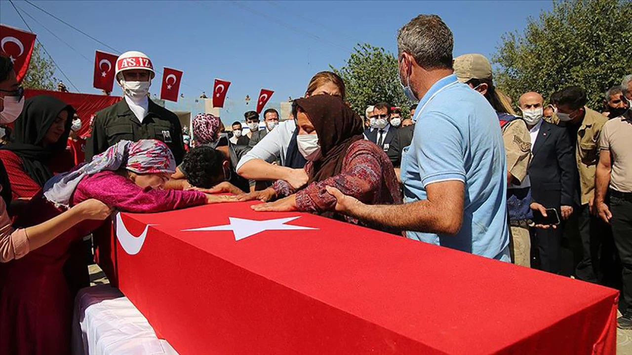 Irak'ın kuzeyinde şehit olan Uzman Çavuş Temelli son yolculuğuna uğurlandı