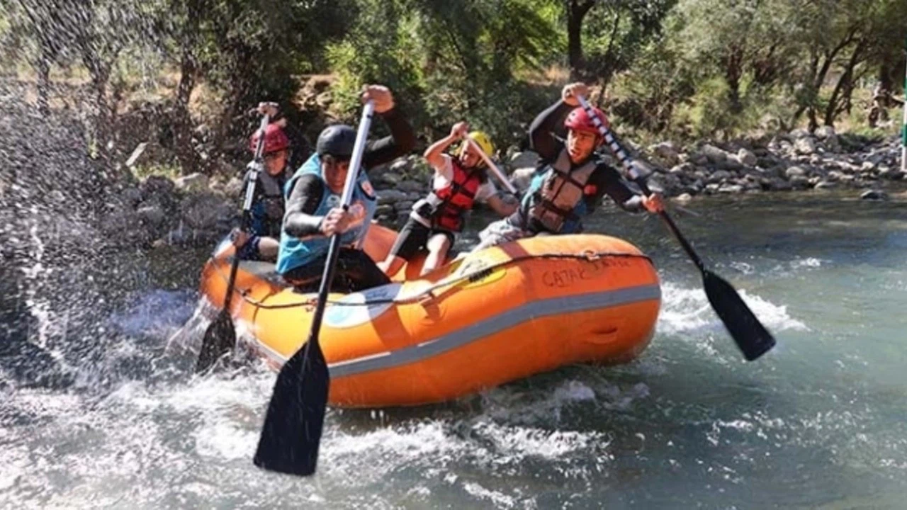 Beytüşşebap'taki rafting yarışması sona erdi