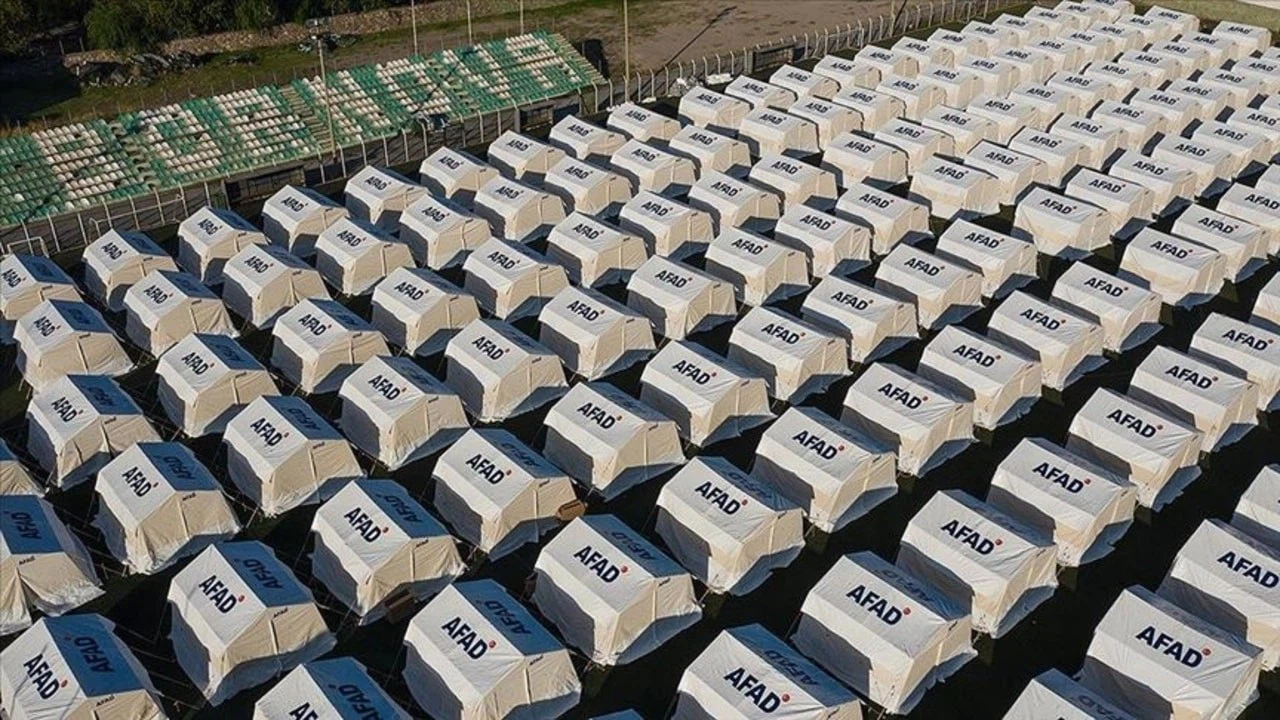 AFAD Başkanı Güllüoğlu: Kalacak yeri olmayan vatandaşlarımız barınma alanlarındaki çadırlara yerleşebilir