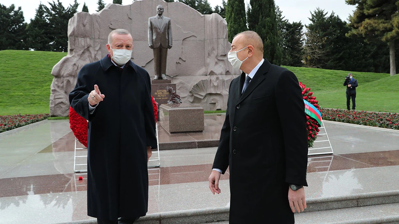 Azerbaycan'da tarihi gün!