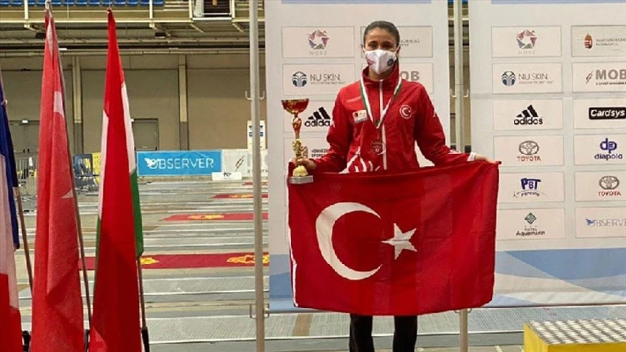 Milli pentatlet İlke Özyüksel Laser Run'da dünya rekoru kırdı
