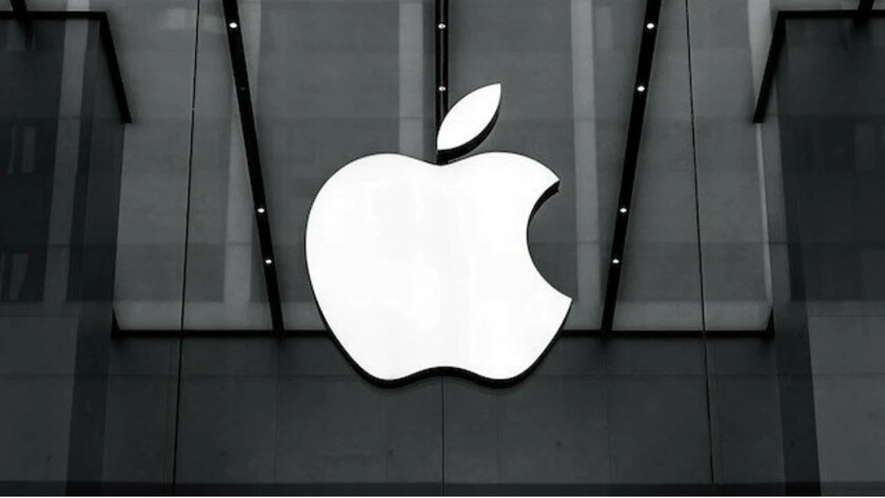 Apple şimdi de akıllı çorap patenti aldı