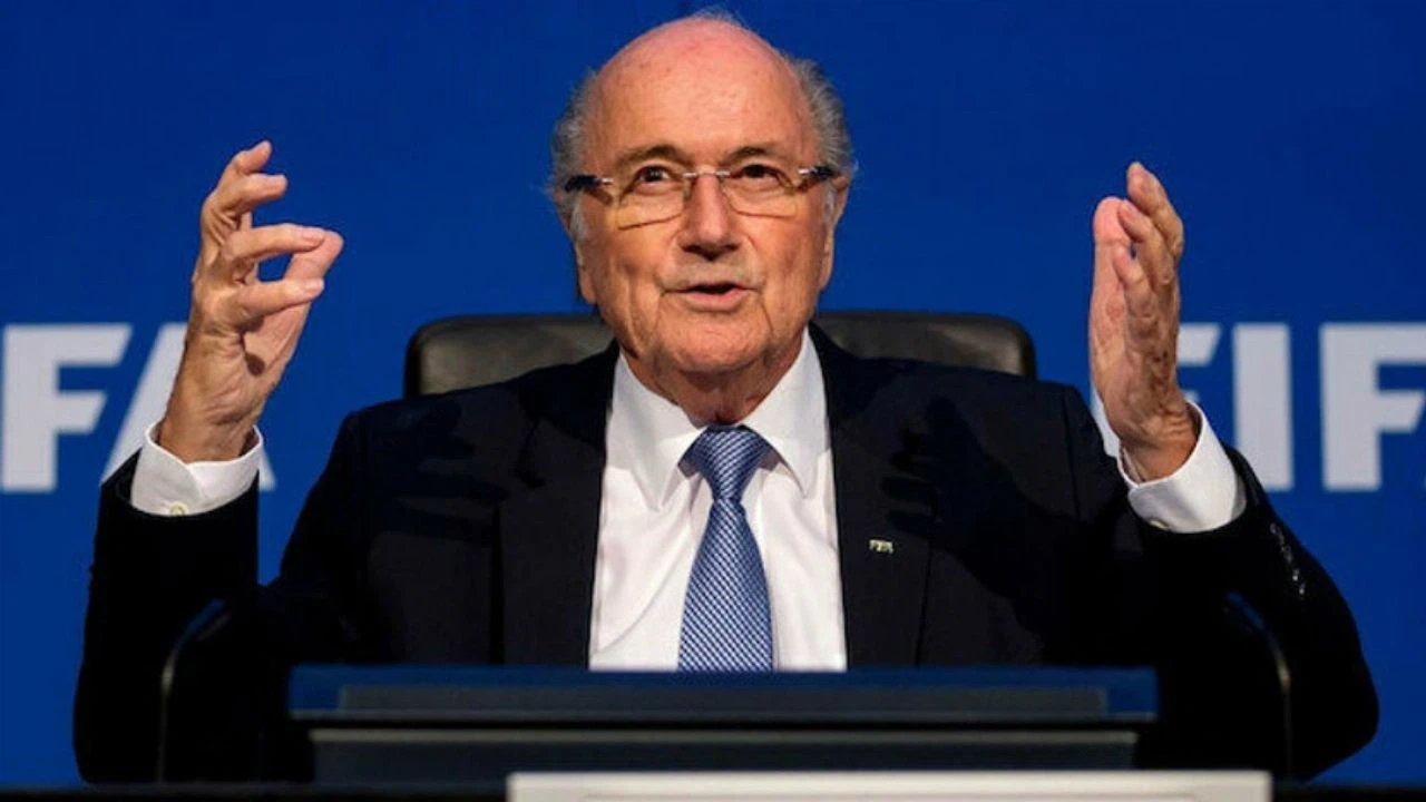Sepp Blatter'e men cezası