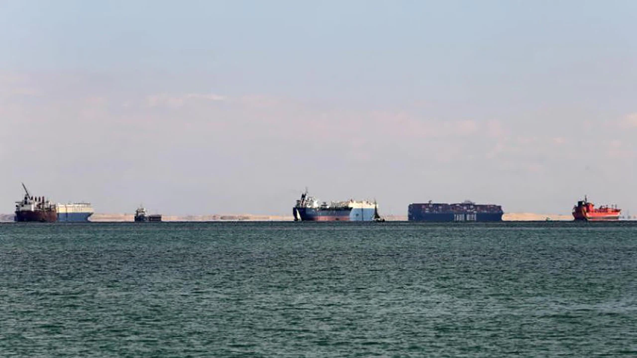 Bekleyen gemilerin geçişişi 3 gün sürecek