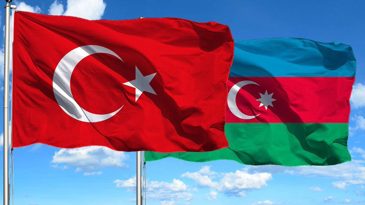 Azerbaycan ve Türkiye arasında kimlikle seyahat 1 Nisan'da başlıyor
