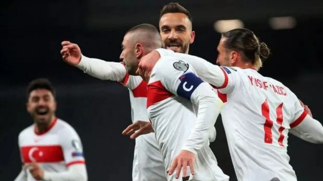 Türkiye - Letonya! Muhtemel 11'ler