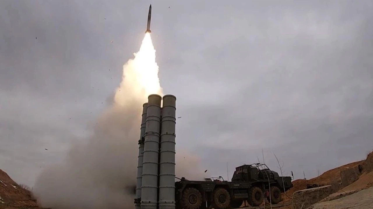Rusya, Türkiye'nin de sahip olduğu S-400'leri test etti