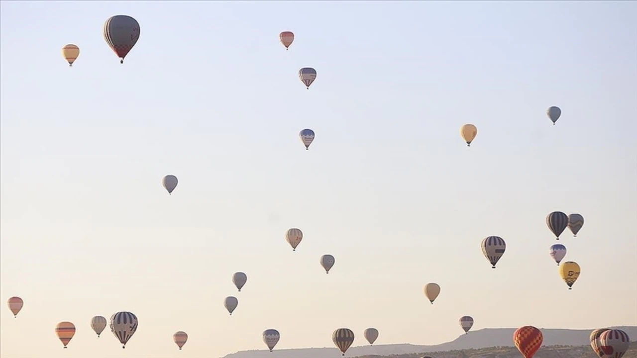 Kapadokya'da balon turlarına katılımda rekor bekleniyor