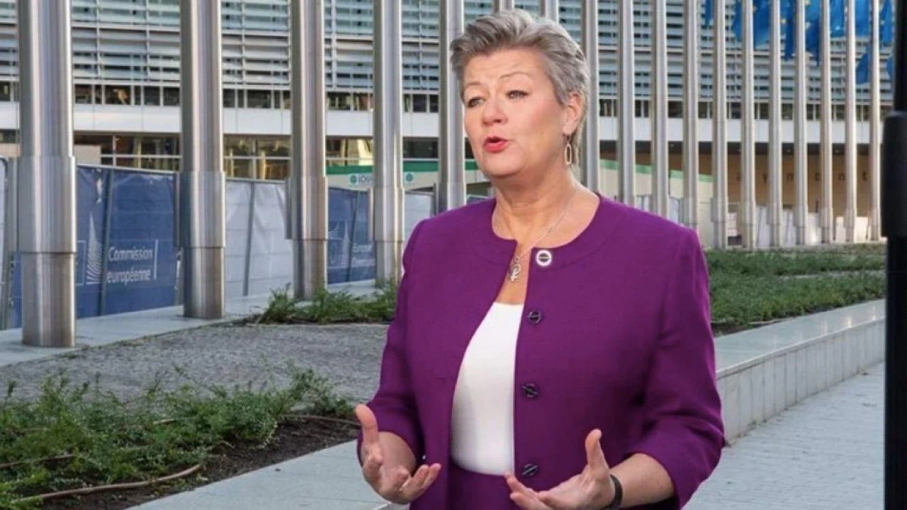 AB Komisyonu Üyesi Johansson: "Yunanistan, şiddeti ve geri itmeleri sistematik olarak kullanıyor"