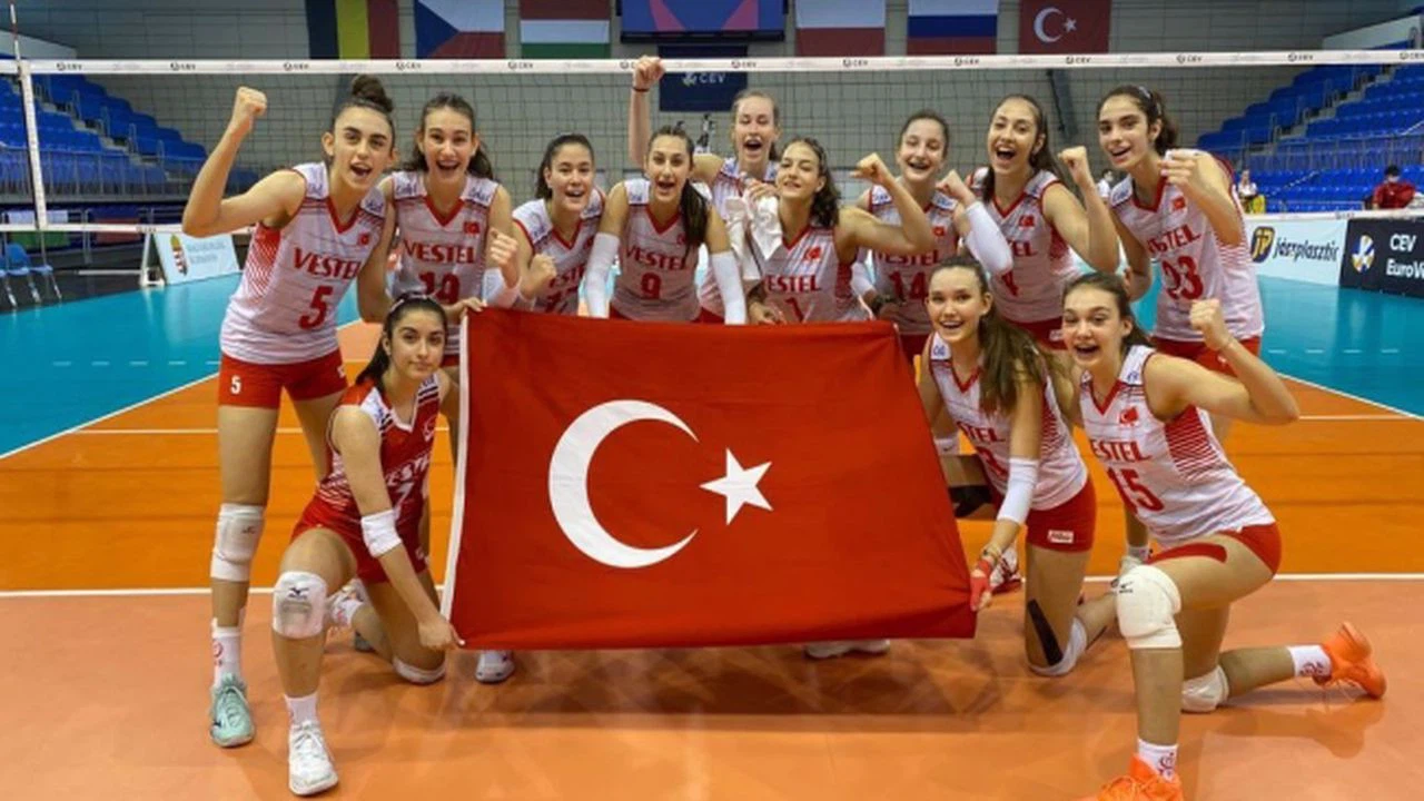 Genç Sultanlar yarı finalde