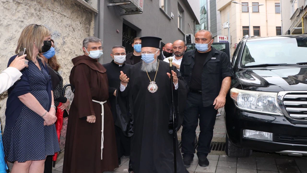 Fener Rum Patriği Bartholomeos, Trabzon'daki Santa Maria Katolik Kilisesi'nde akşam duasına katıldı