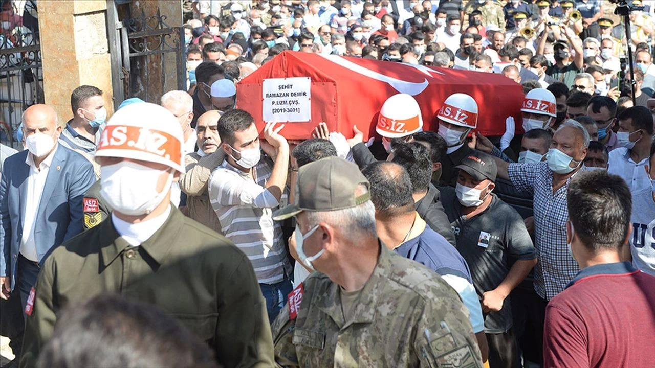 Şehitlerimizi son yolculuklarına uğurladık