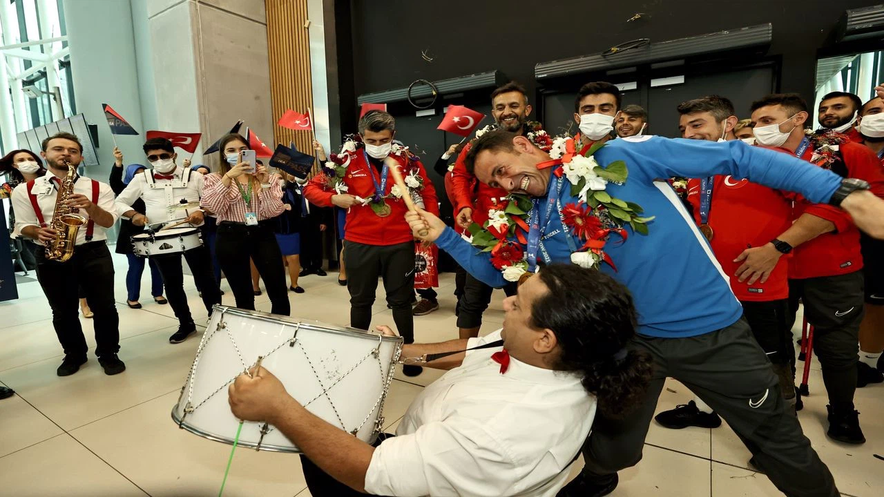 Avrupa Şampiyonu Ampute Futbol Milli Takımı yurda döndü