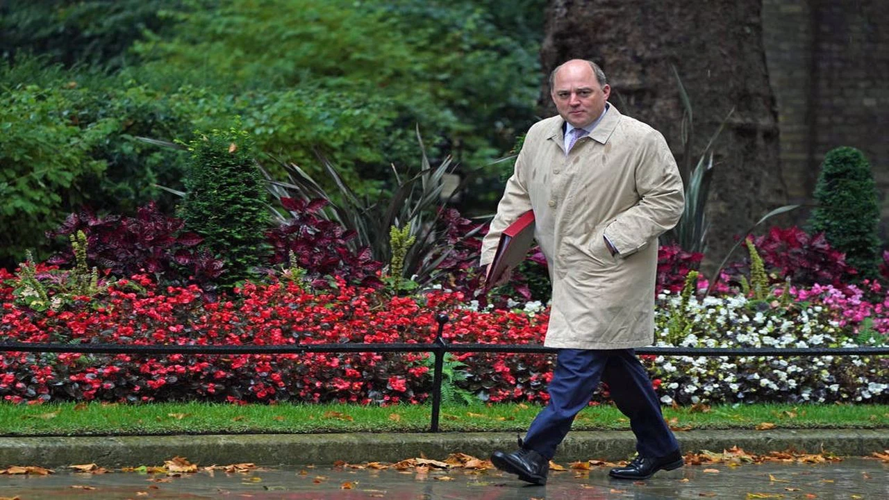 İngiliz Savunma Bakanı Wallace, Fransa'ya "sinsilik" yapmadıklarını söyledi