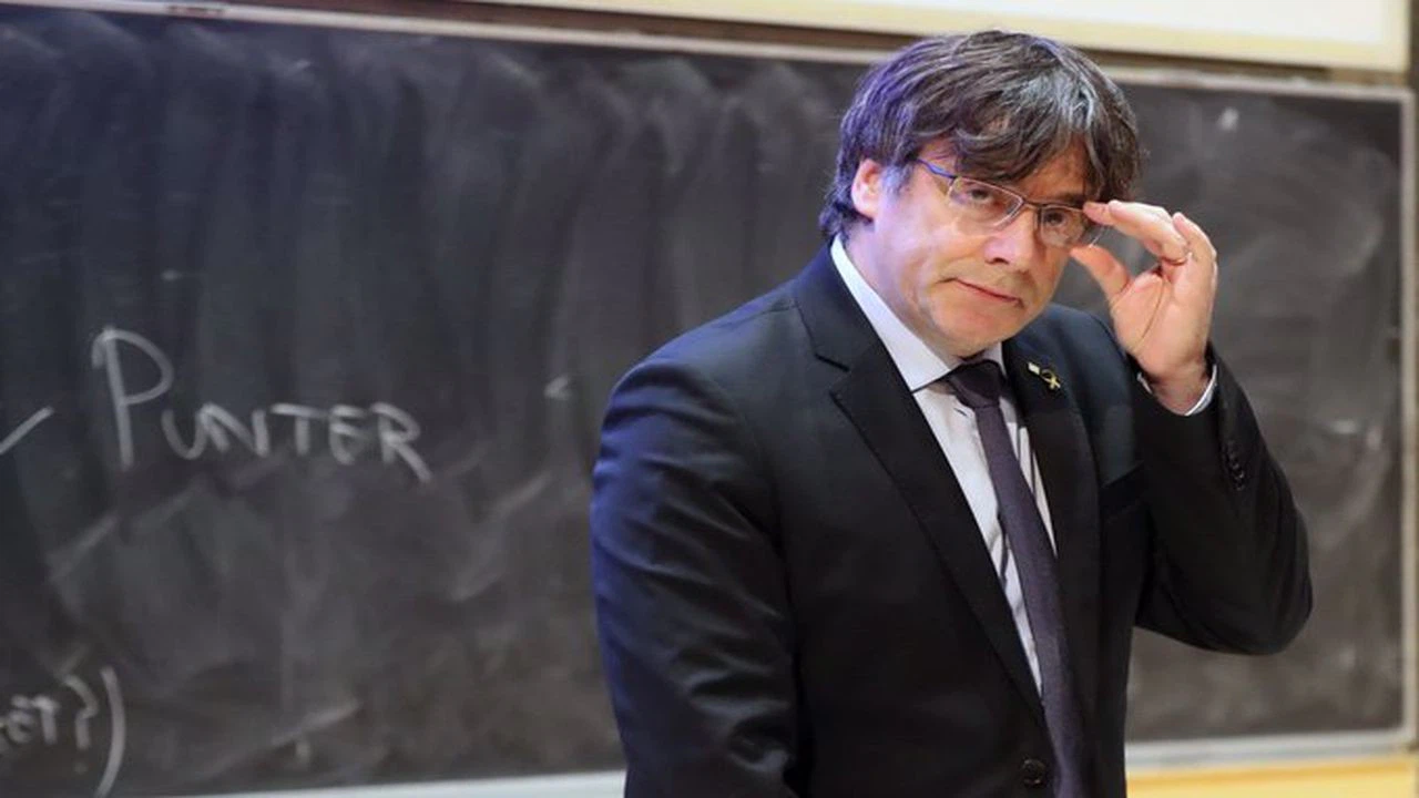 İtalyan mahkemesi, gözaltındaki eski Katalon lider Puigdemont'u şartlı serbest bıraktı