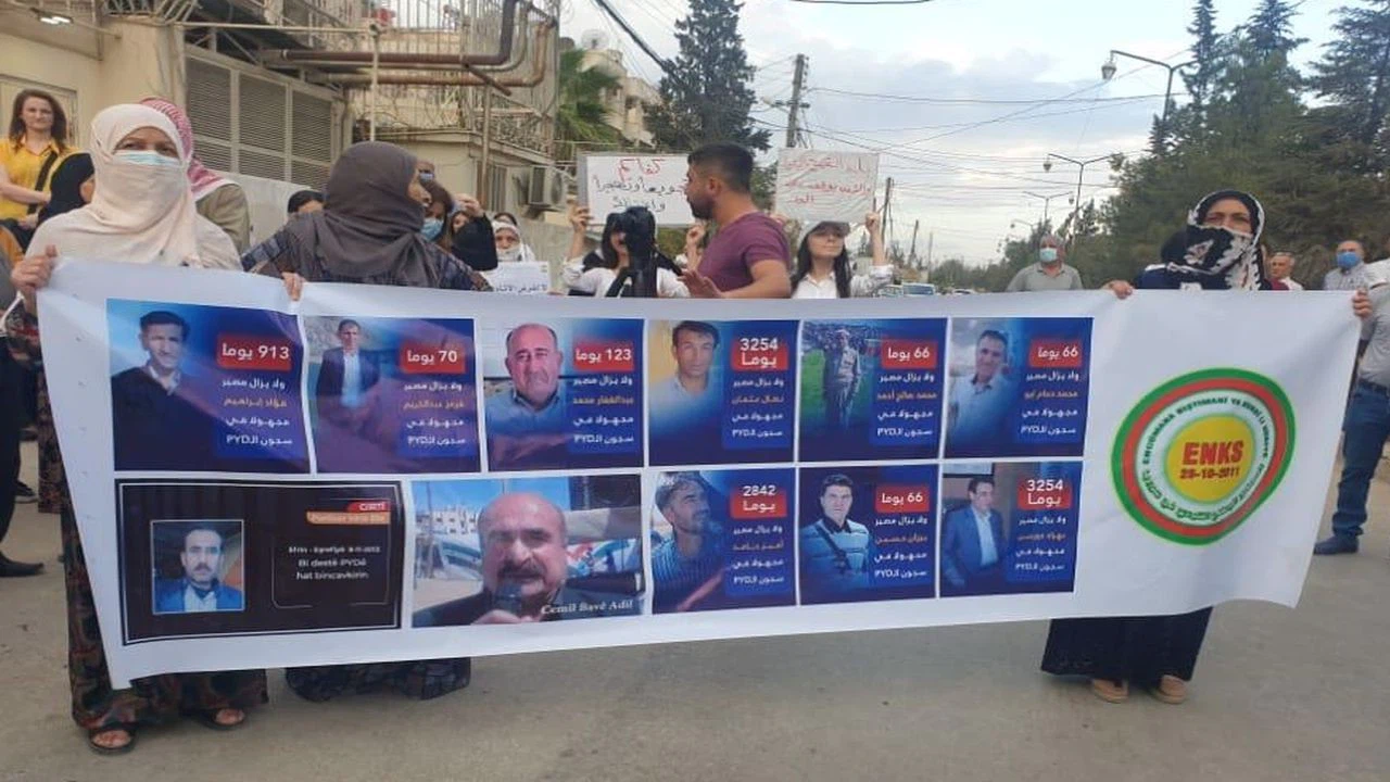 Terör örgütü YPG/PKK'nın, Suriye'nin Kamışlı ilçesinde göstericilere saldırısında 5 kişi yaralandı