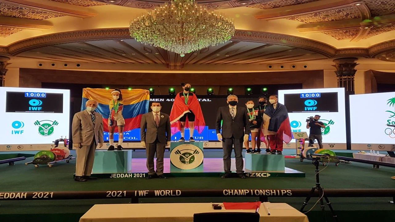 Milli halterci Ezgi Kılıç, yıldızlarda dünya şampiyonu oldu