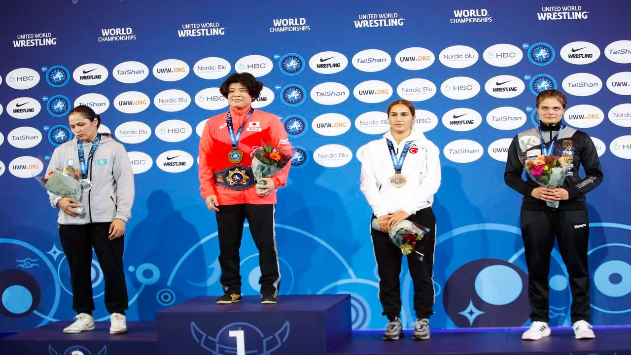 Milli güreşçi Buse Tosun Çavuşoğlu'ndan Dünya Şampiyonası'nda bronz madalya