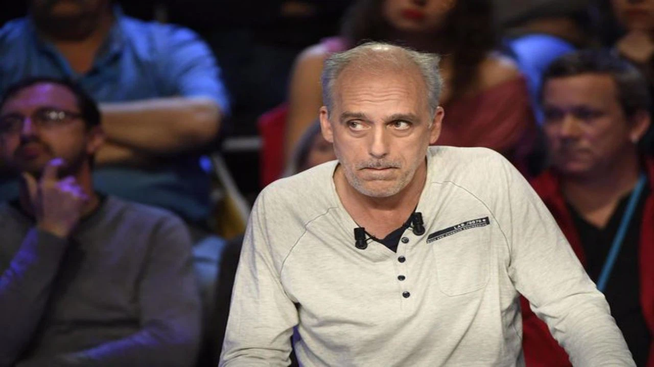 Fransa'da cumhurbaşkanı adayı Poutou polisin her yıl 15 kadar genci öldürdüğünü iddia etti