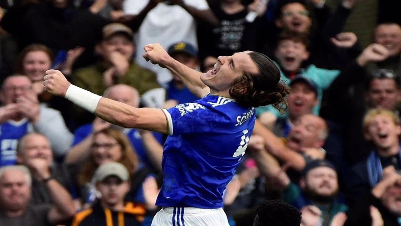 Çağlar Söyüncü attı, Leicester evinde ManU'yu devirdi!