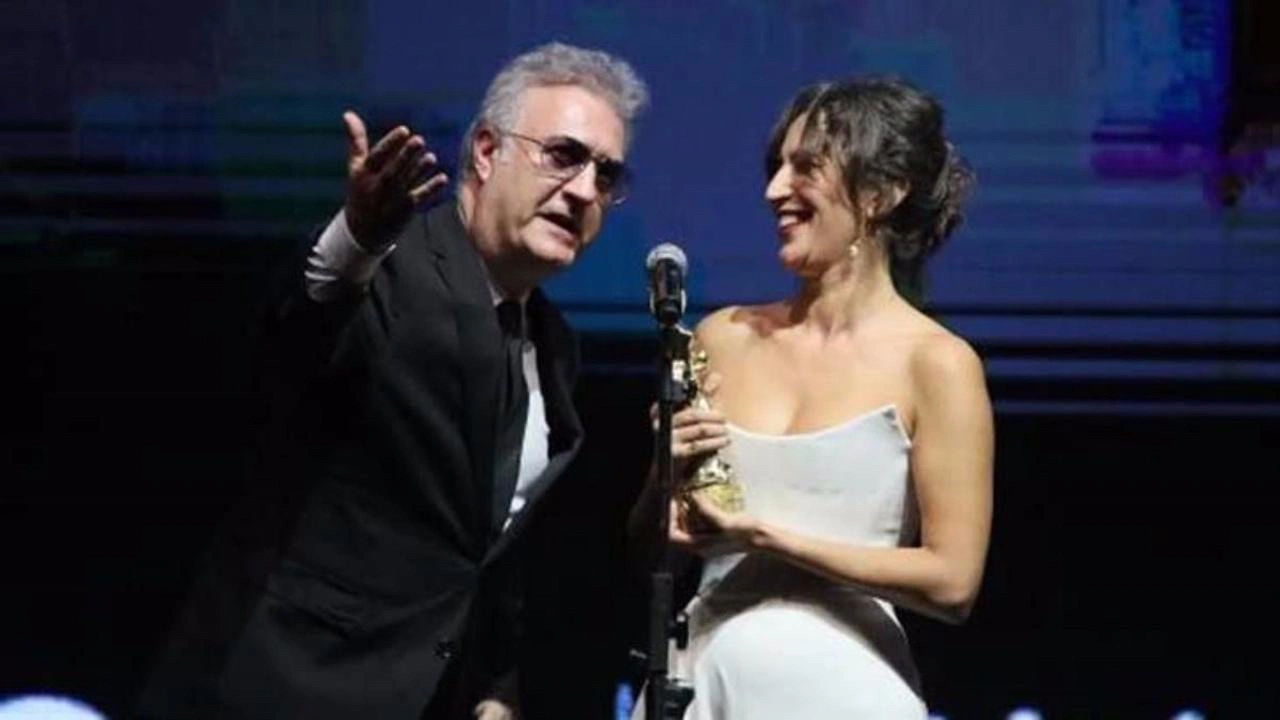 Karadağlı, "Ödülünü vermiş olmam beni kadın düşmanı mı yapıyor?