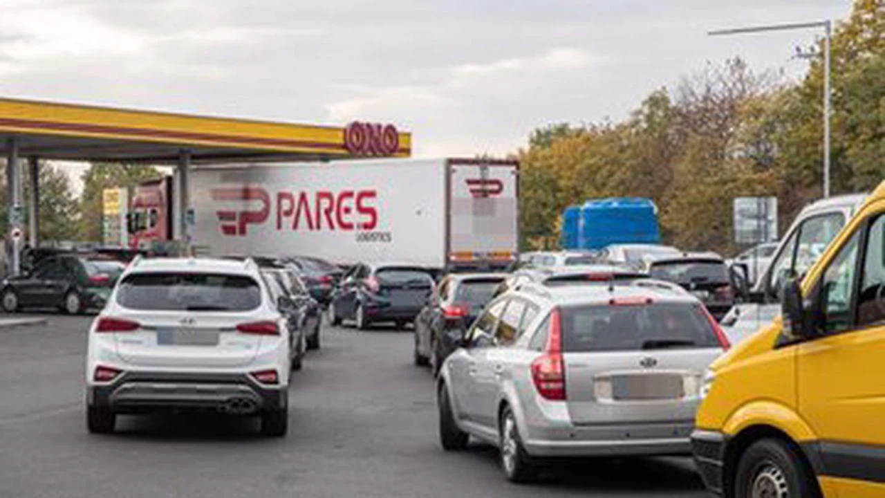 Almanya'da rekor kıran akaryakıt fiyatları, Alman sürücüleri Çekya'daki benzin istasyonlarına yöneltiyor