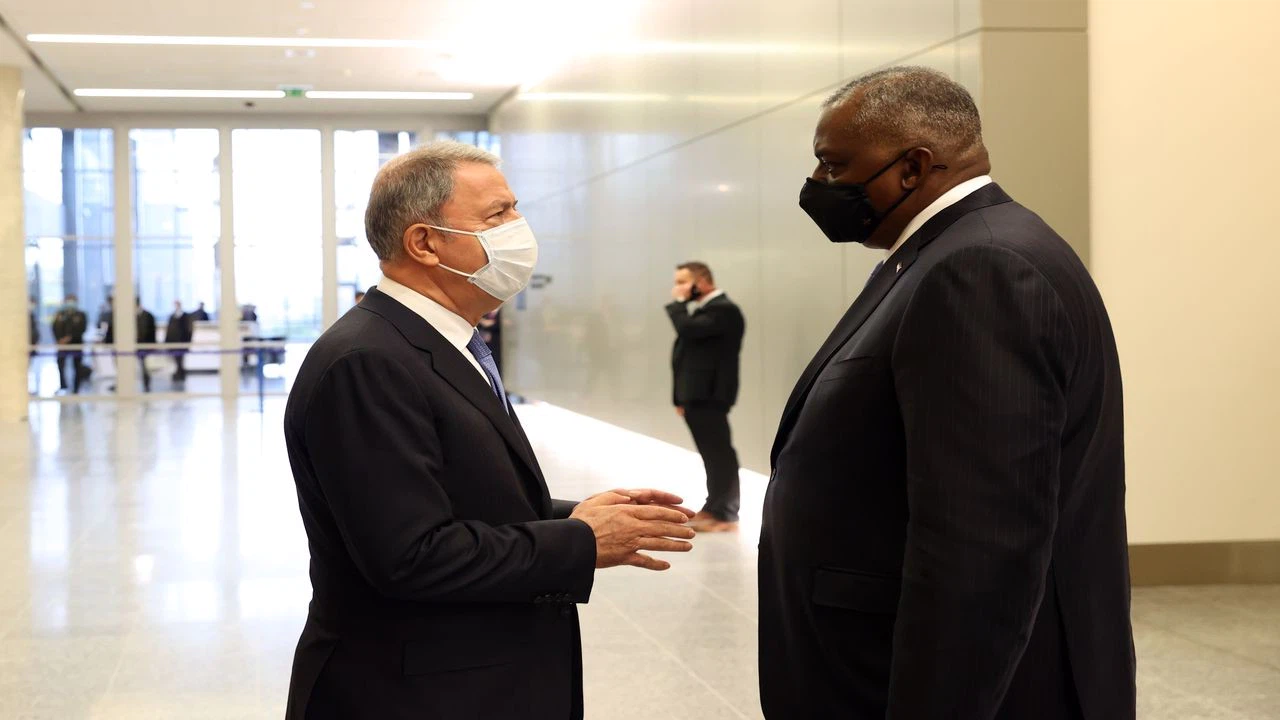 Milli Savunma Bakanı Akar, ABD Savunma Bakanı Austin ile görüştü