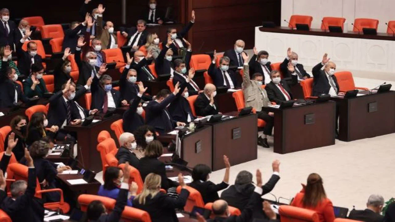 Türk askerinin Lübnan'daki görev süresi uzatıldı