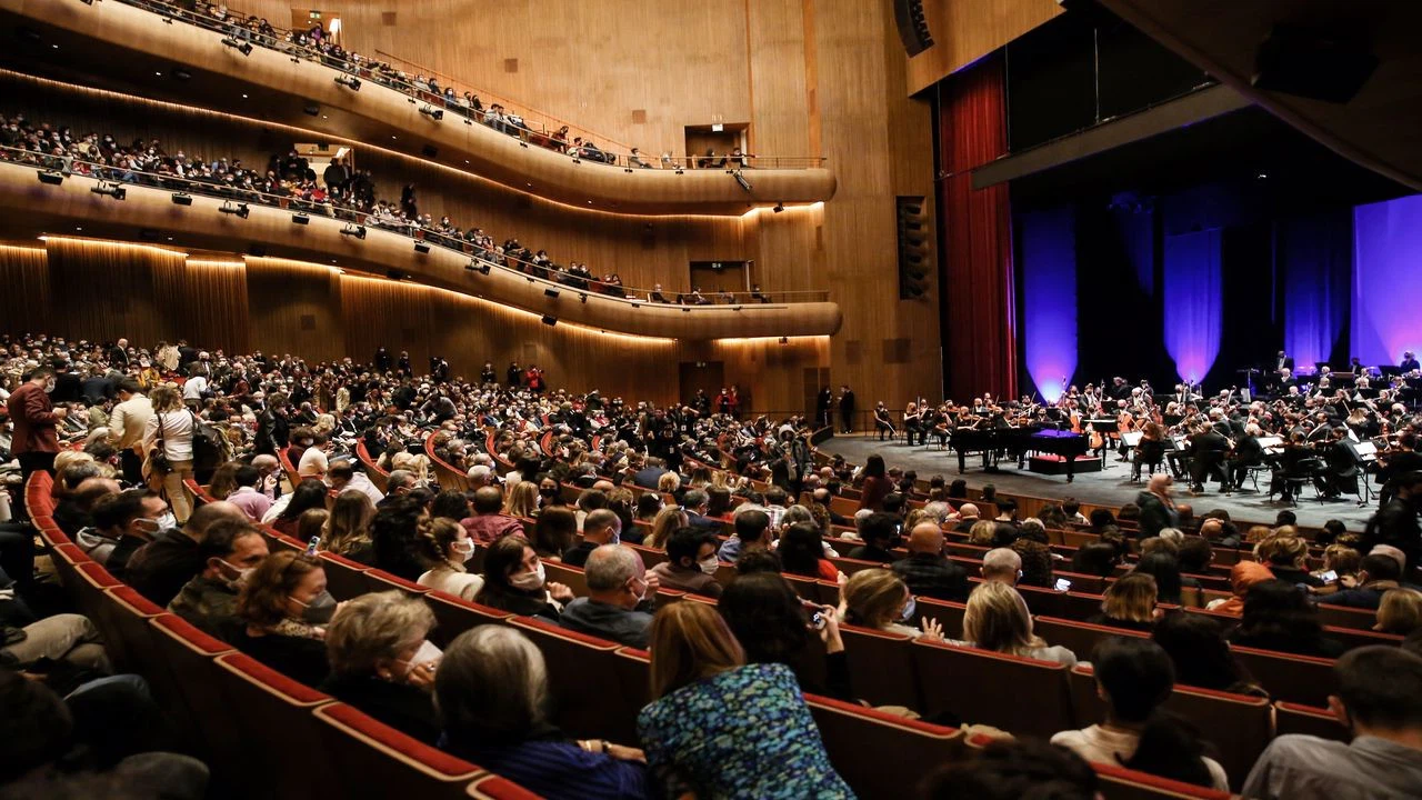 Londra Filarmoni Orkestrası, AKM'de müzikseverlerle bir araya geldi