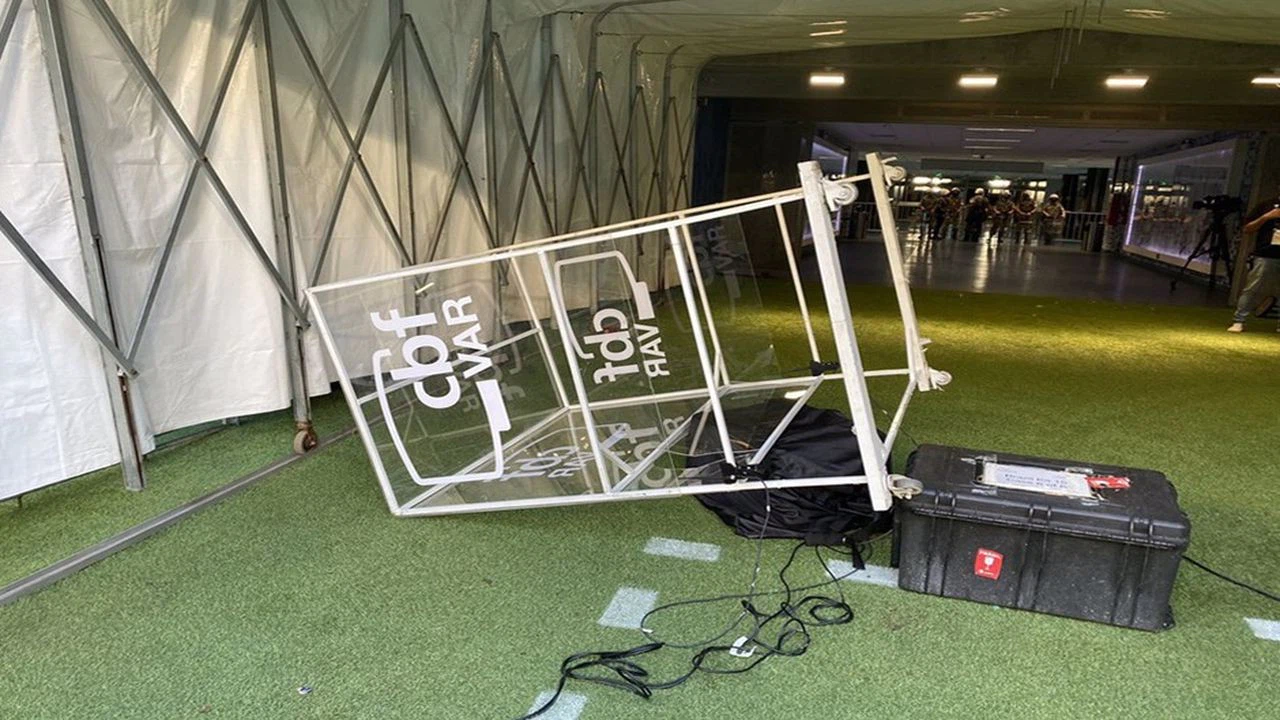 Gremio kaybetti stadyum savaş alanına döndü!