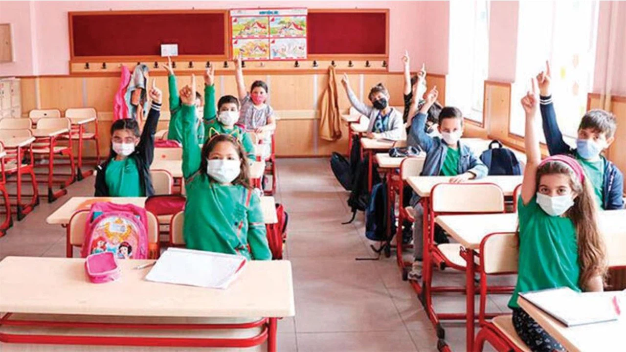Yarıyıl tatili bitti, öğrenciler için ders zili çalıyor