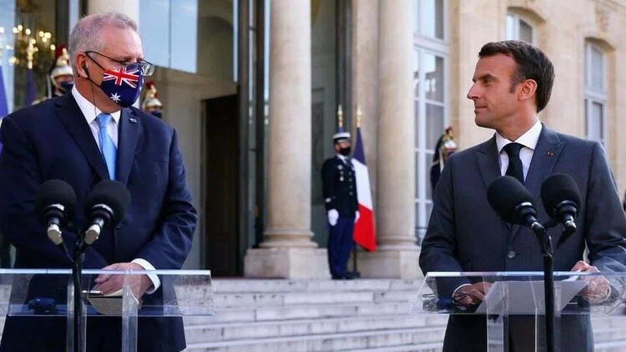 Avustralya Başbakanı Macron'a resti çekti!