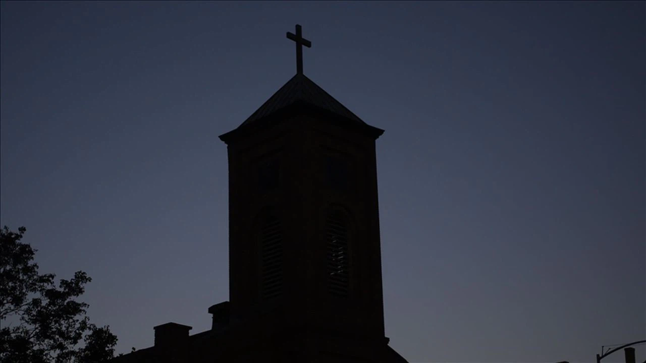 Filipinli kilise lideri reşit olmayan kızlara cinsel saldırıyla suçlanıyor