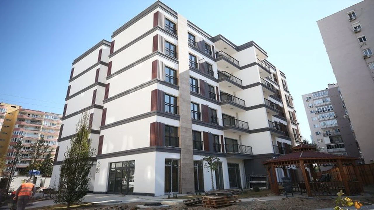 İzmirli depremzedeler konutlarına kavuşuyor