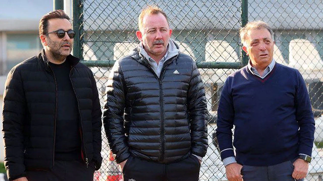 Beşiktaş'ta teknik direktör Sergen Yalçın görevine devam ediyor