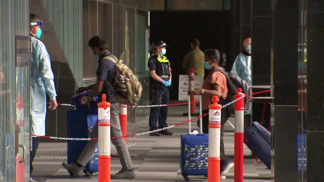 Singapur'da ilk kez Omicron varyantı vakaları görüldü