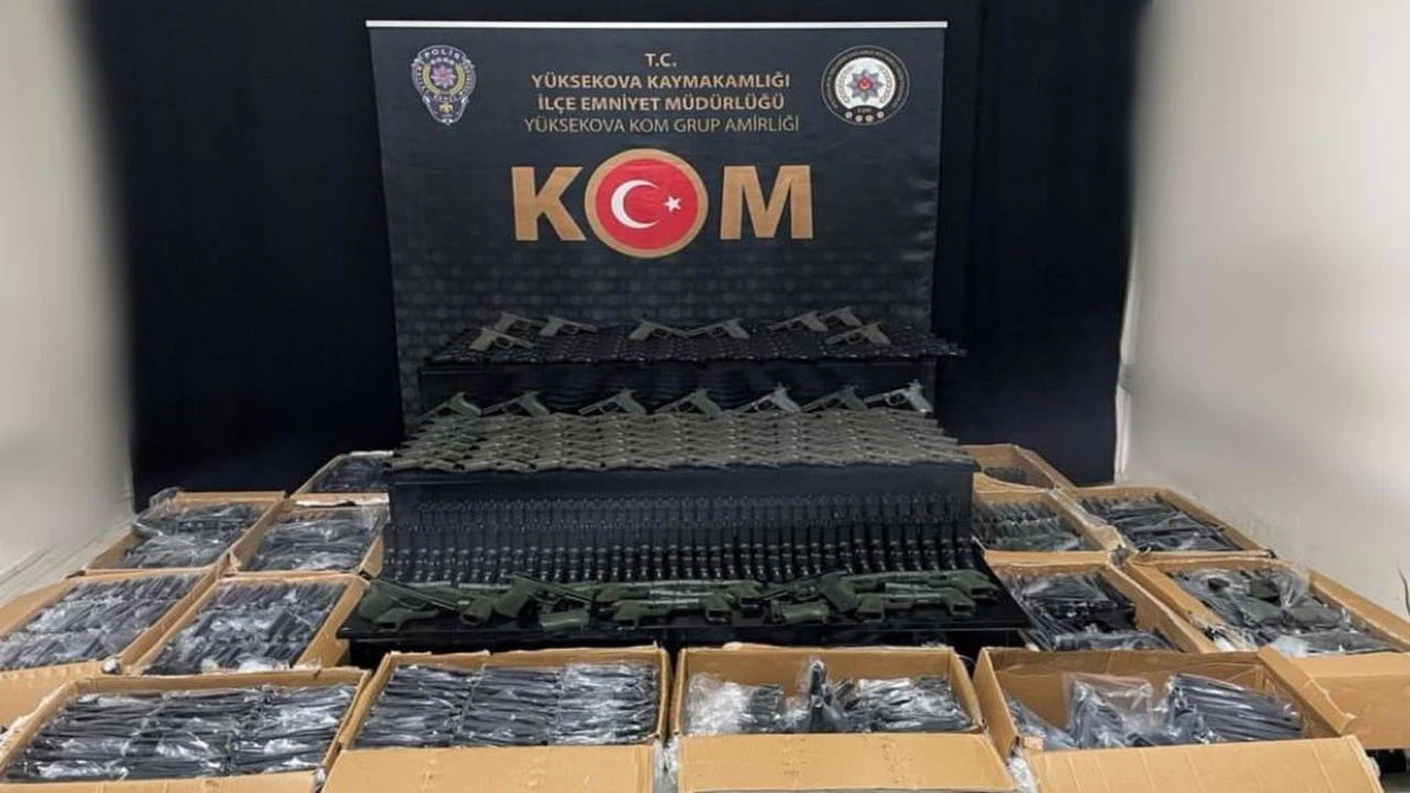 Hakkari'de 2 bin 245 tabanca gövdesi ele geçirildi