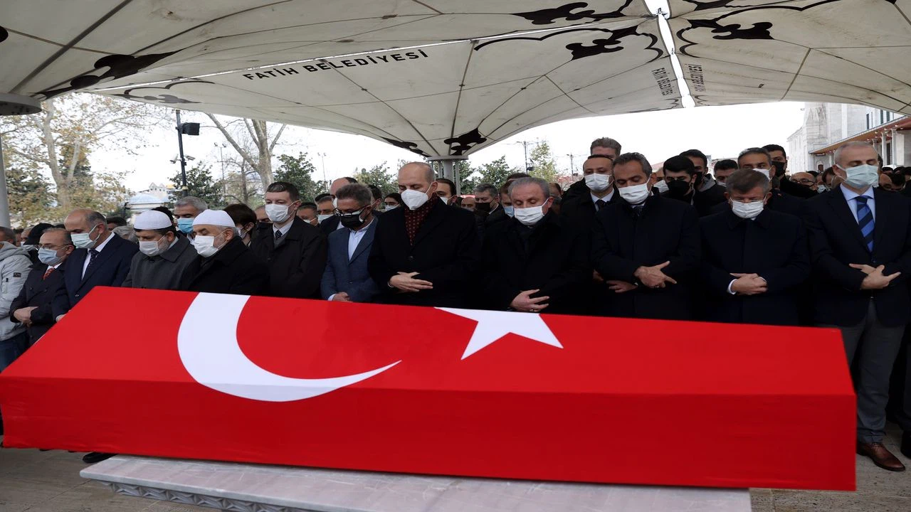 Prof. Dr. Şaban Teoman Duralı son yolculuğuna uğurlandı