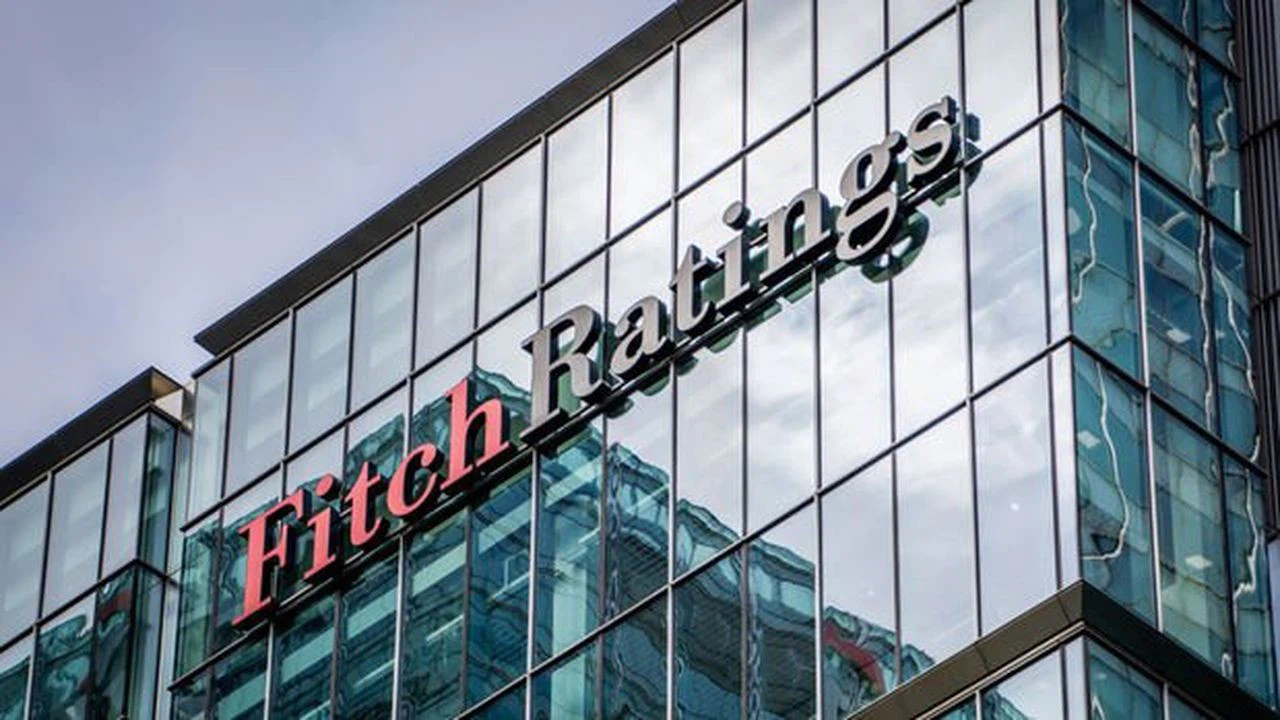 Fitch, Çinli gayrimenkul şirketi Evergrande'nin notunu "sınırlı temerrüde" düşürdü